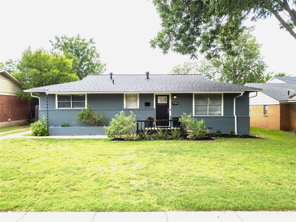 3704 Stadium Drive, Fort Worth, TX 76109