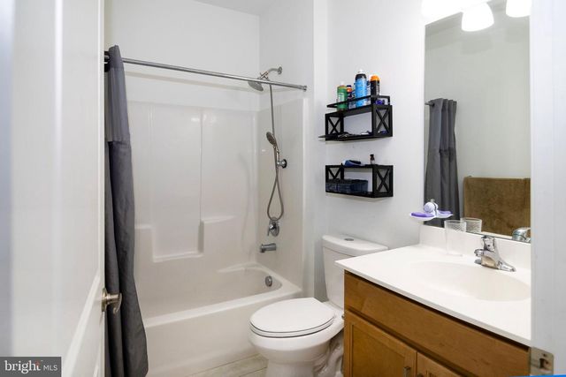 3700 CASTLETON DR, Williamstown, NJ 08094