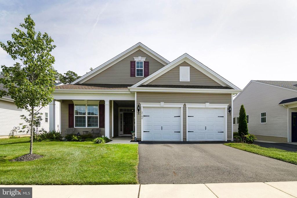 3700 CASTLETON DR, Williamstown, NJ 08094
