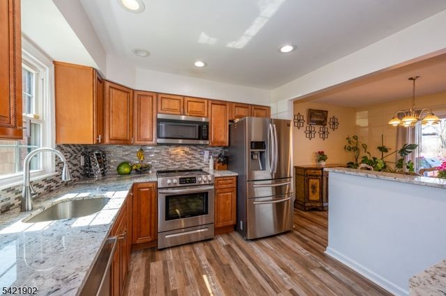 8 Sherbone Pl 8, Sayreville Boro, NJ 08872