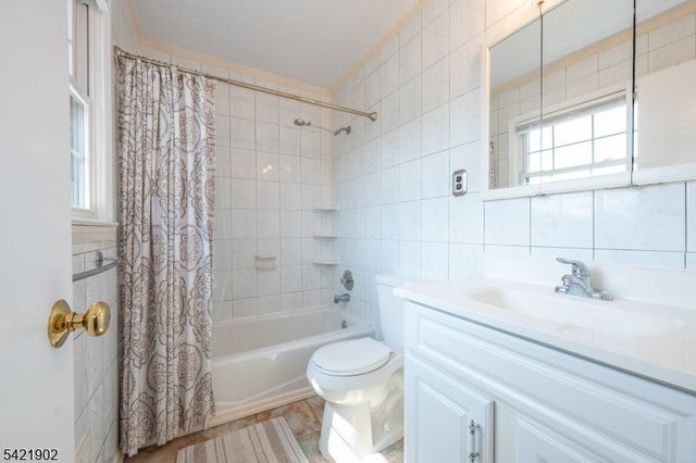 8 Sherbone Pl 8, Sayreville Boro, NJ 08872