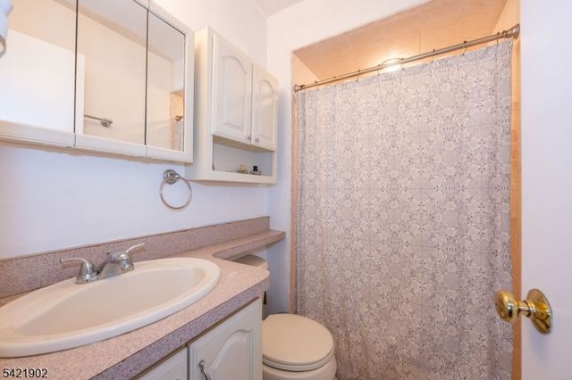 8 Sherbone Pl 8, Sayreville Boro, NJ 08872