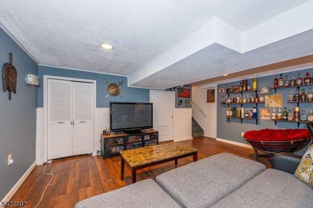 8 Sherbone Pl 8, Sayreville Boro, NJ 08872