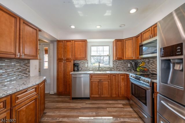 8 Sherbone Pl 8, Sayreville Boro, NJ 08872