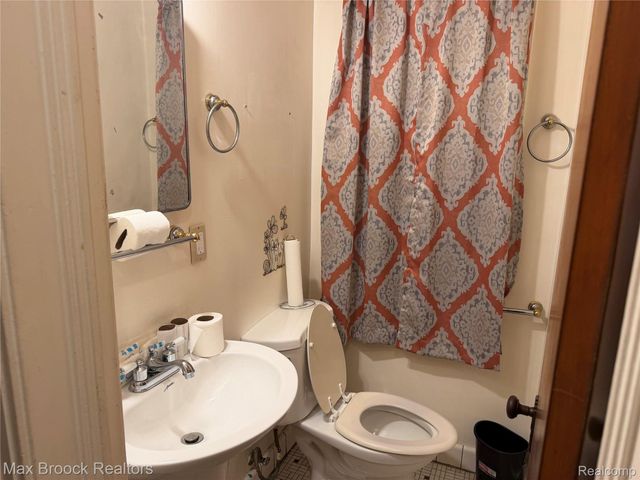 19341 Ohio Street, Detroit, MI 48221