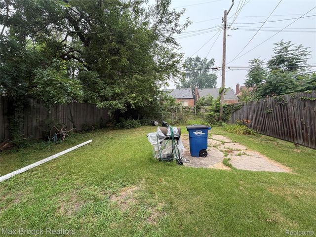 19341 Ohio Street, Detroit, MI 48221