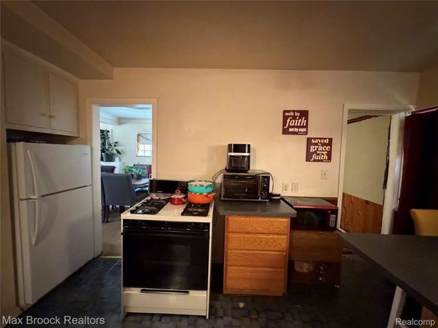 19341 Ohio Street, Detroit, MI 48221