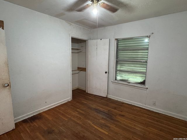 114 Calmar Ct, San Antonio, TX 78220