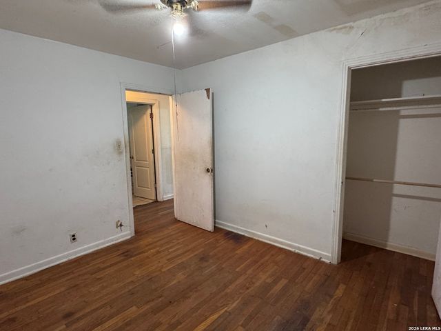 114 Calmar Ct, San Antonio, TX 78220