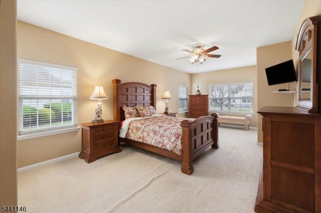 43 Renaissance Blvd, Franklin Twp., NJ 08873