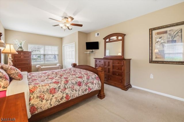 43 Renaissance Blvd, Franklin Twp., NJ 08873