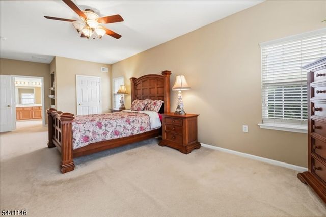 43 Renaissance Blvd, Franklin Twp., NJ 08873