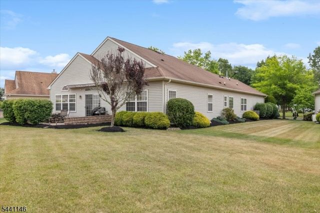 43 Renaissance Blvd, Franklin Twp., NJ 08873