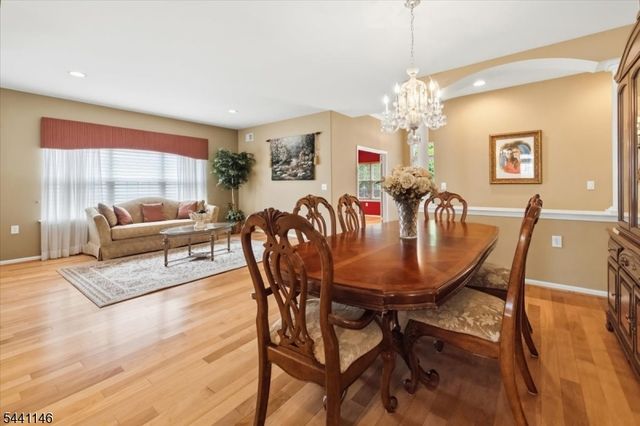 43 Renaissance Blvd, Franklin Twp., NJ 08873