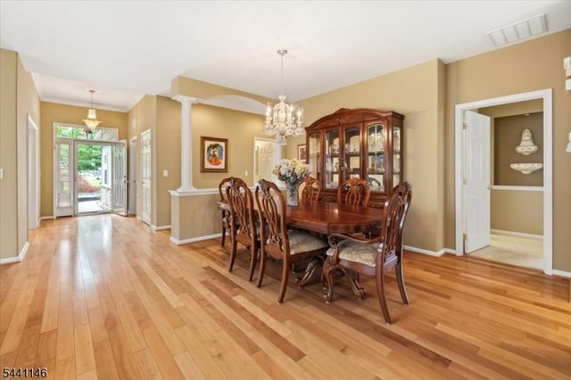 43 Renaissance Blvd, Franklin Twp., NJ 08873