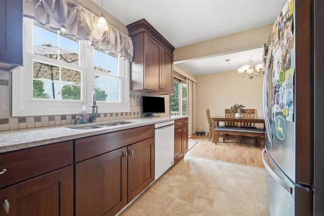 3713 Joan Drive, Waterloo, IA 50702