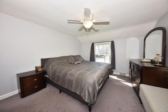 7242 W Bluemound ROAD, Wauwatosa, WI 53213