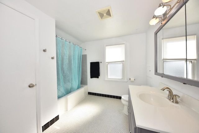 7242 W Bluemound ROAD, Wauwatosa, WI 53213