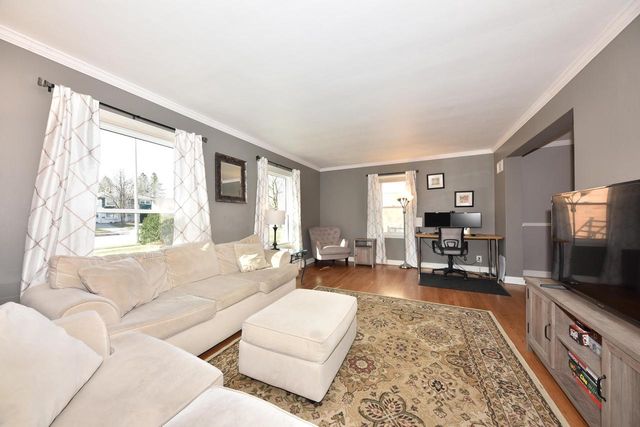 7242 W Bluemound ROAD, Wauwatosa, WI 53213