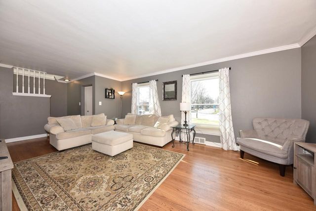 7242 W Bluemound ROAD, Wauwatosa, WI 53213