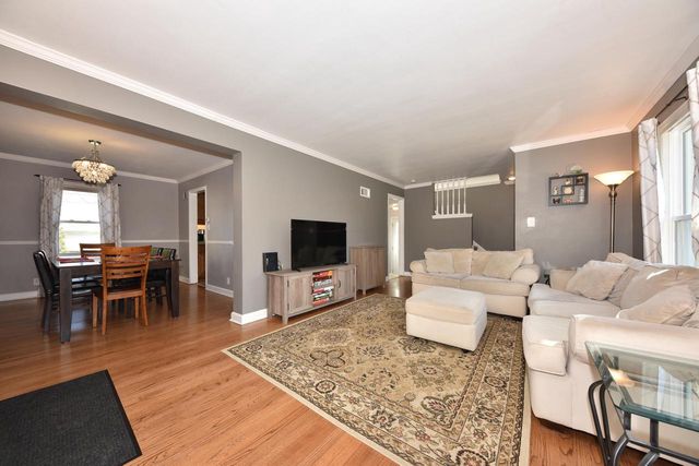 7242 W Bluemound ROAD, Wauwatosa, WI 53213