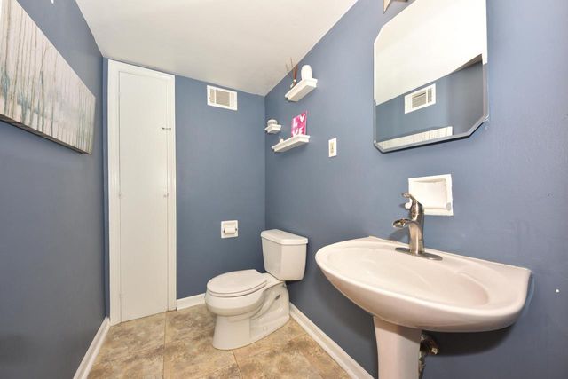 7242 W Bluemound ROAD, Wauwatosa, WI 53213