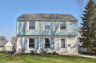 7242 W Bluemound ROAD, Wauwatosa, WI 53213