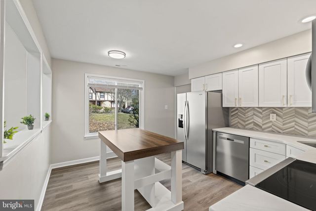 233 KEATS DR, Sicklerville, NJ 08081