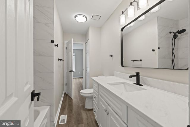 233 KEATS DR, Sicklerville, NJ 08081