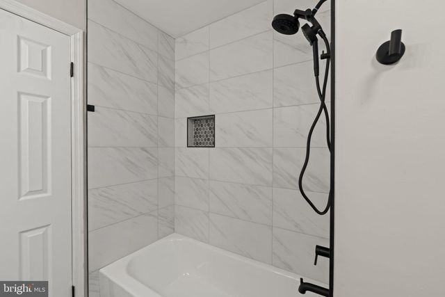 233 KEATS DR, Sicklerville, NJ 08081