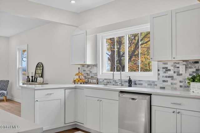 48 McBride Road, Halfmoon, NY 12118