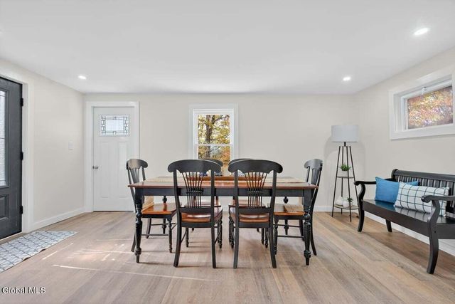 48 McBride Road, Halfmoon, NY 12118