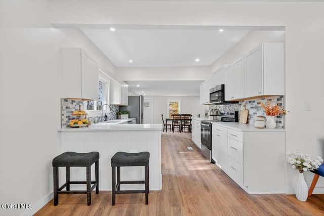 48 McBride Road, Halfmoon, NY 12118