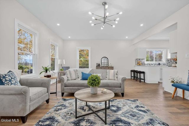 48 McBride Road, Halfmoon, NY 12118