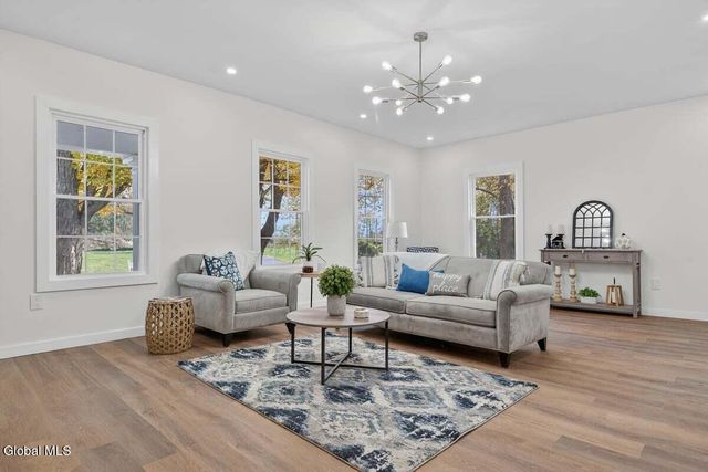 48 McBride Road, Halfmoon, NY 12118