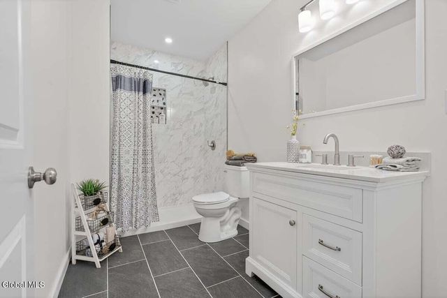 48 McBride Road, Halfmoon, NY 12118