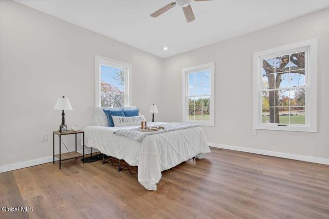 48 McBride Road, Halfmoon, NY 12118