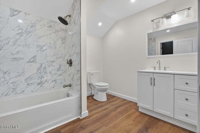 48 McBride Road, Halfmoon, NY 12118