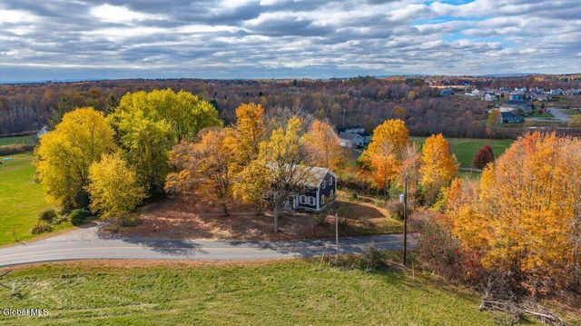 48 McBride Road, Halfmoon, NY 12118