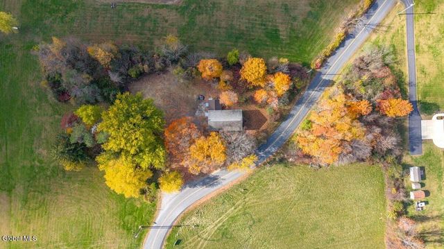 48 McBride Road, Halfmoon, NY 12118