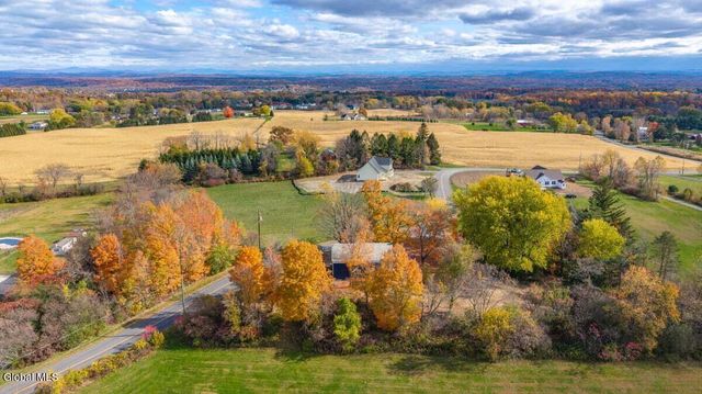 48 McBride Road, Halfmoon, NY 12118