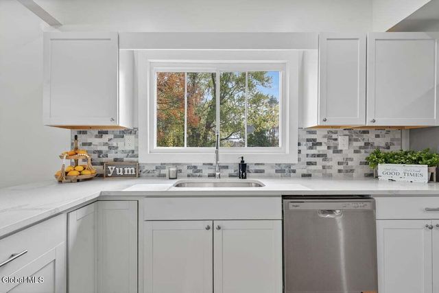 48 McBride Road, Halfmoon, NY 12118