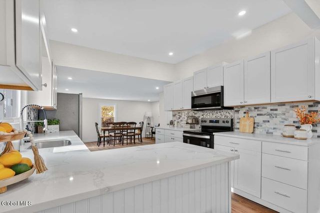 48 McBride Road, Halfmoon, NY 12118