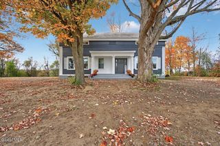 48 McBride Road, Halfmoon, NY 12118