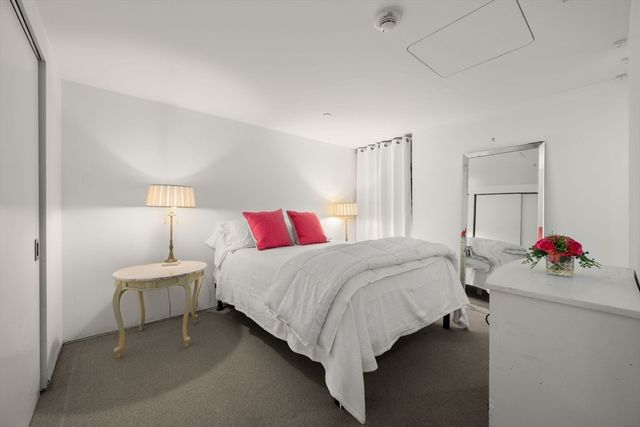 360 Newbury St 402, Boston, MA 02115