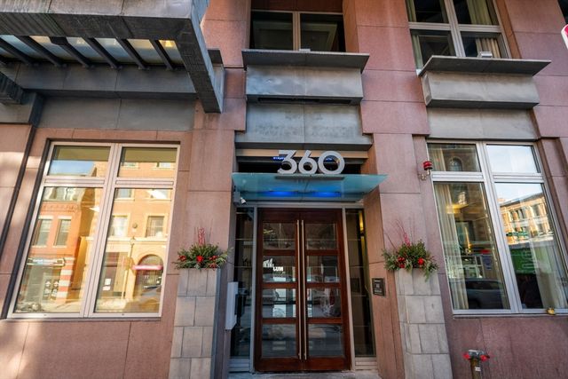 360 Newbury St 402, Boston, MA 02115
