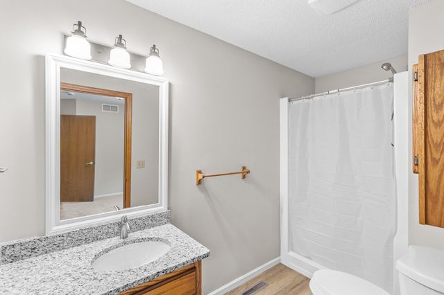 659 Belland Avenue, Vadnais Heights, MN 55127