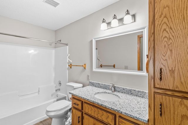 659 Belland Avenue, Vadnais Heights, MN 55127