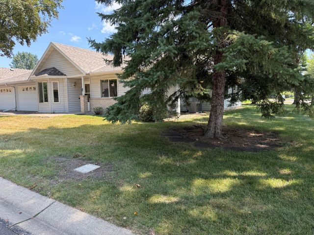 659 Belland Avenue, Vadnais Heights, MN 55127