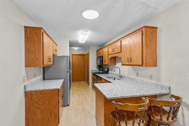 659 Belland Avenue, Vadnais Heights, MN 55127